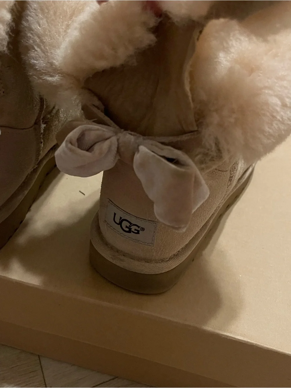 UGG Classic Short Shearling Lined Boots - Chestnut/Tan